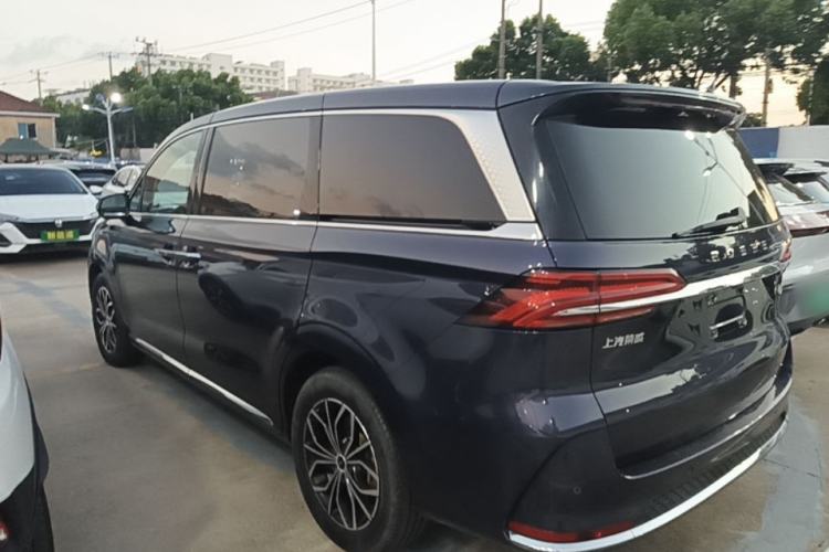 Roewe imax8 new energy 2022 — фото 4