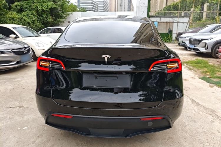 Tesla Model Y 2022 — 5