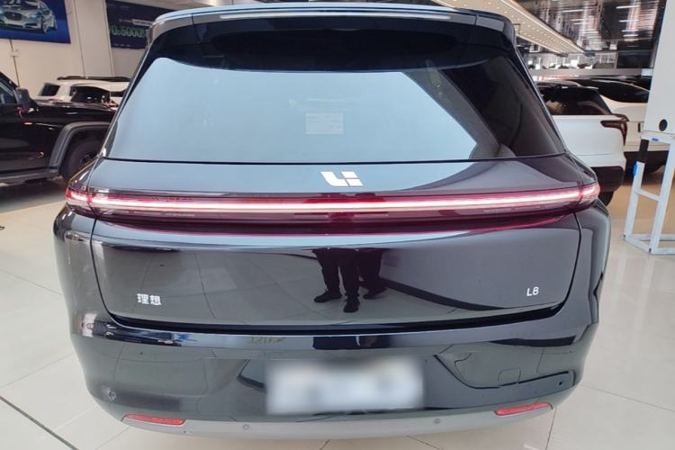 Li Auto L8 2023 — 5