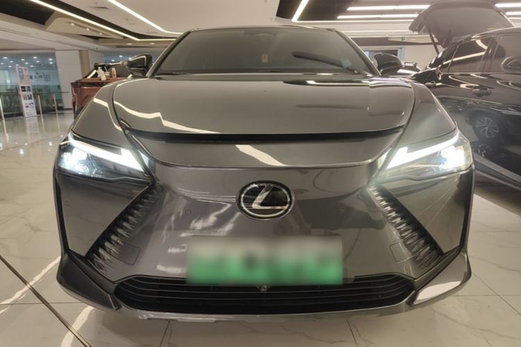 Lexus RZ 450e 2023 — 2