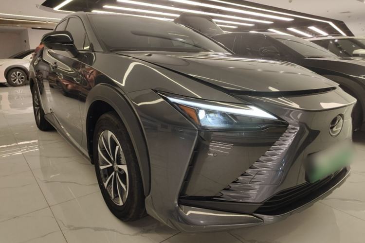 Lexus RZ 450e 2023 — 3