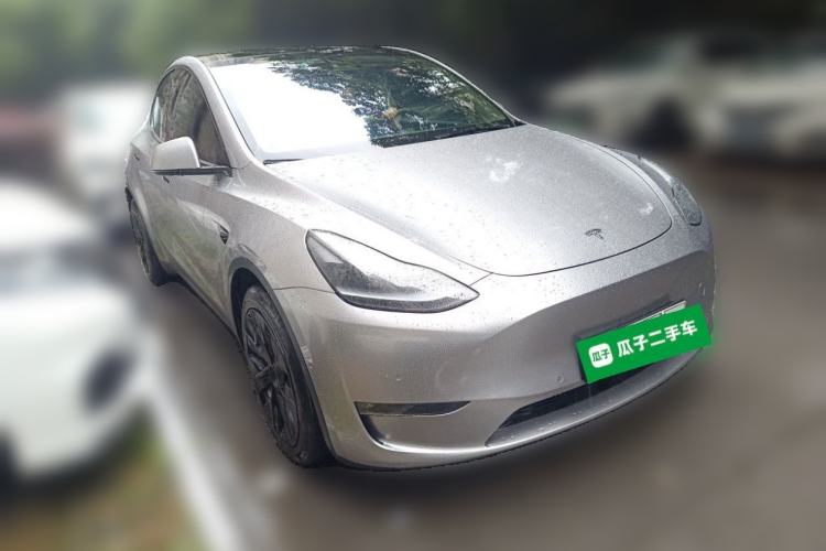 Tesla Model Y 2021 — 3