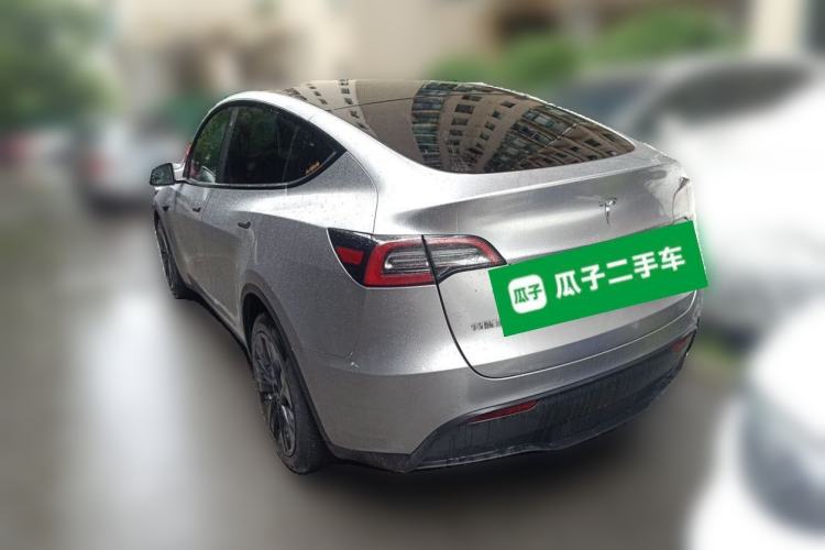 Tesla Model Y 2021 — 4