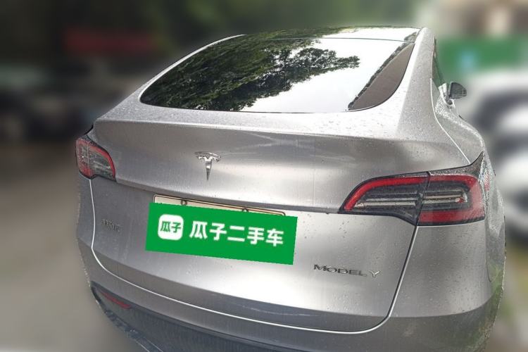 Tesla Model Y 2021 — 5
