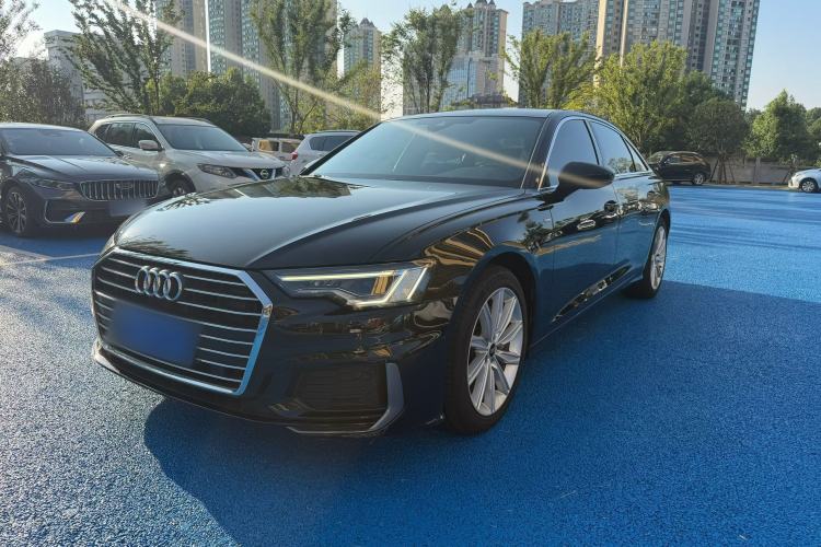 Audi A6L 2022 — фото 1