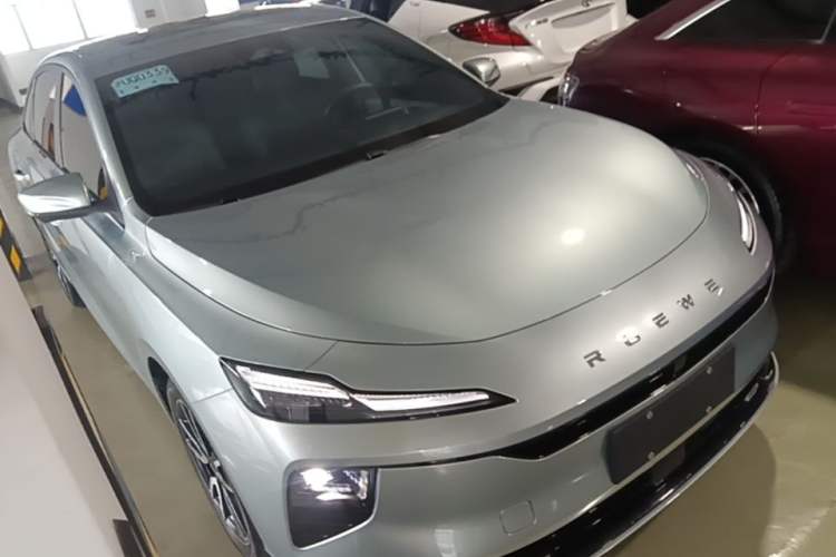 Roewe D6 2025 — 3