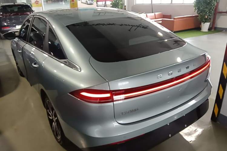Roewe D6 2025 — 4