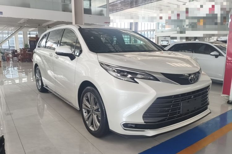 Toyota Sienna 2026 — 3