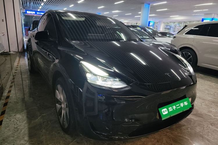 Tesla Model Y 2022 — 3