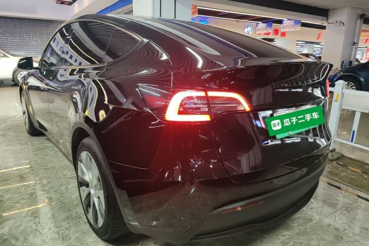 Tesla Model Y 2022 — 4