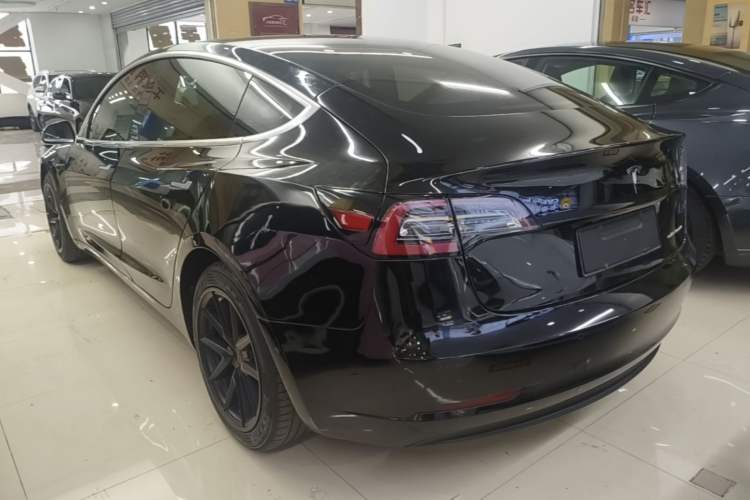 Tesla Model 3 2020 — 4