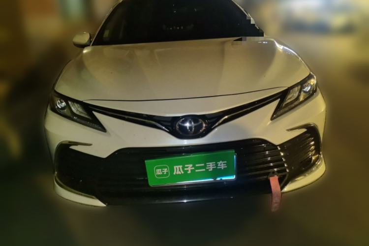 Toyota Camry 2021 — фото 2