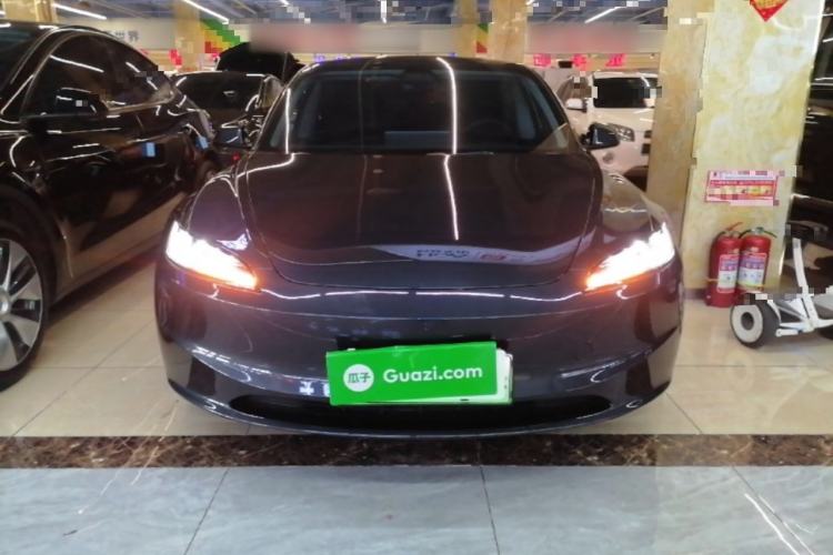 Tesla Model 3 2023 — 2