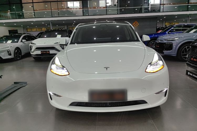 Tesla Model Y 2022 — 2