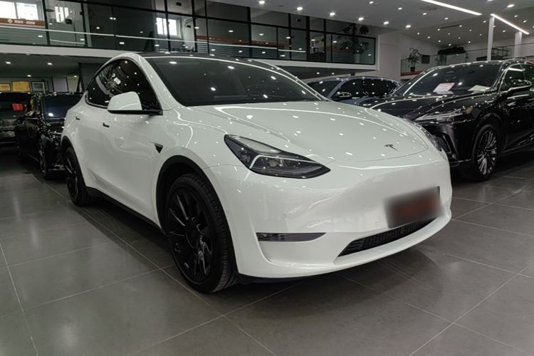 Tesla Model Y 2022 — 3