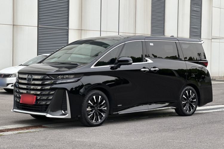 Toyota vellfire 2024 — фото 1