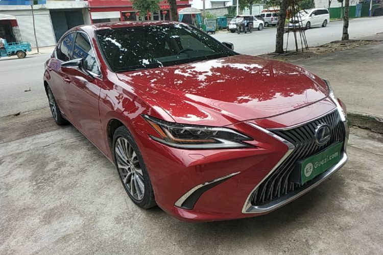 Lexus es 2020 — фото 3