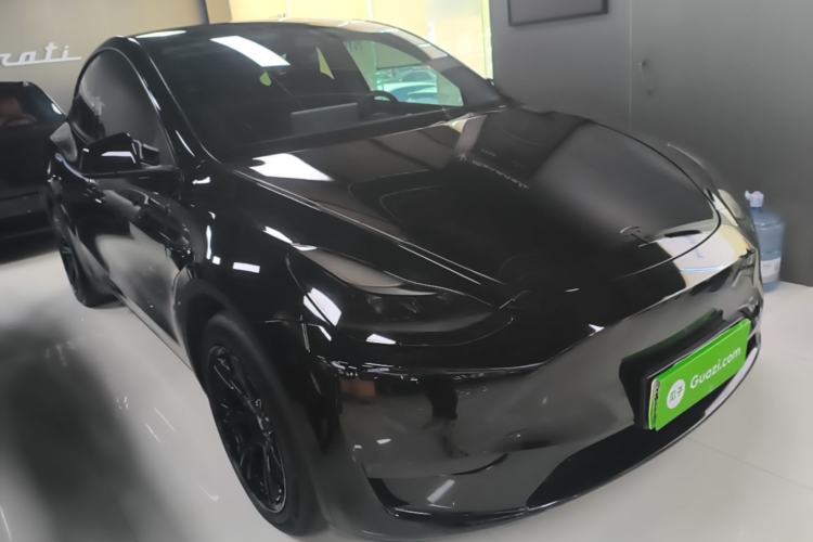 Tesla Model Y 2021 — 3