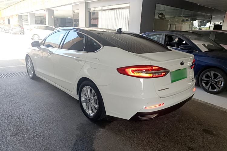 Ford Mondeo 2020 — фото 4