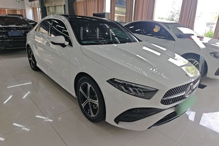 Mercedes-Benz A 200 L 2023 — фото 3
