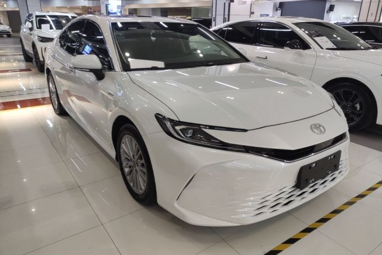 Toyota Camry 2024 — 3