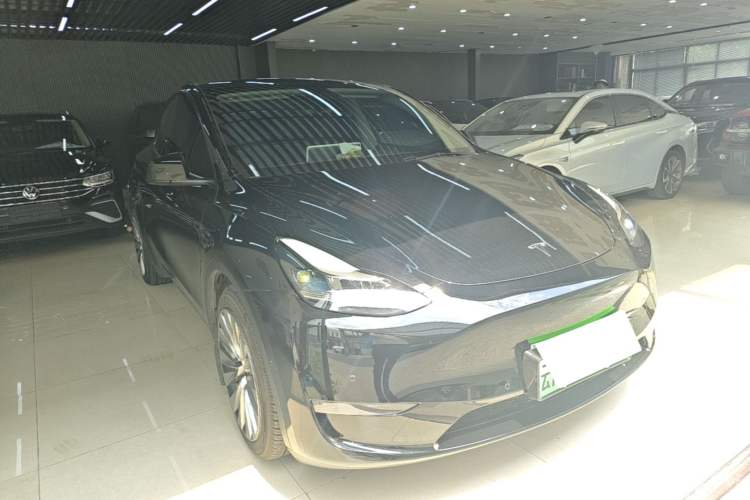Tesla Model Y 2021 — 3