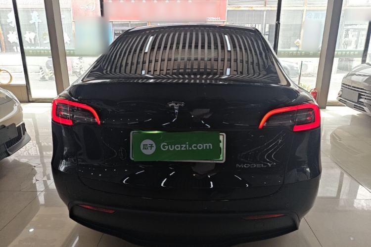 Tesla Model Y 2021 — 5