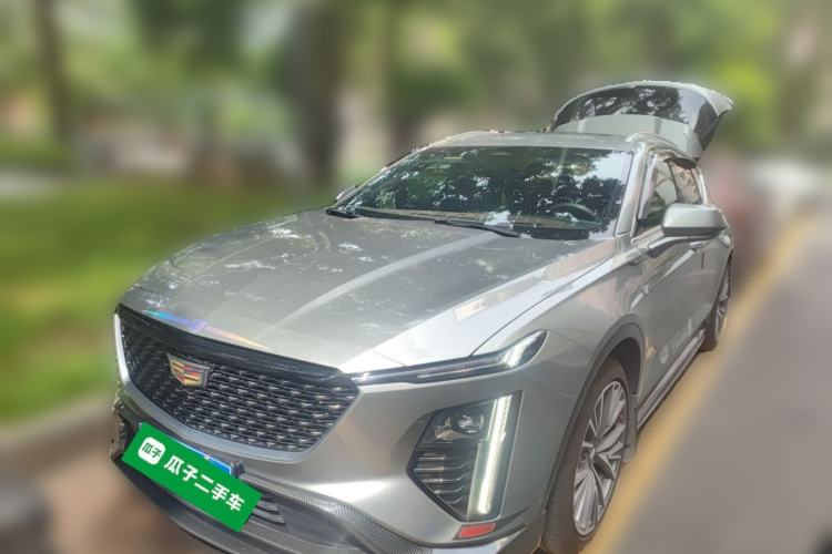 Cadillac GT4 2023 — фото 1