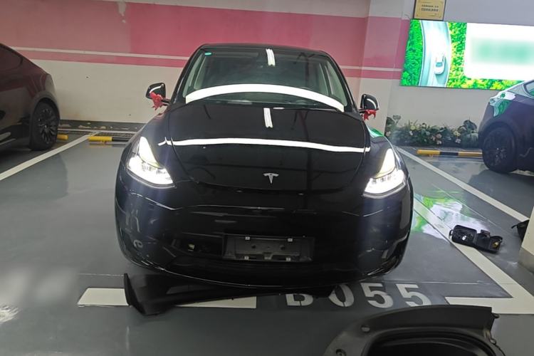 Tesla Model Y 2022 — 2