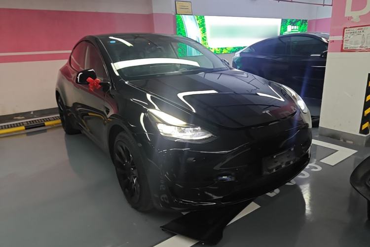 Tesla Model Y 2022 — 3