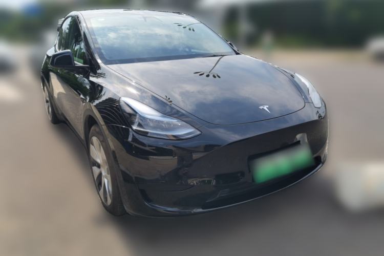 Tesla Model Y 2022 — 3