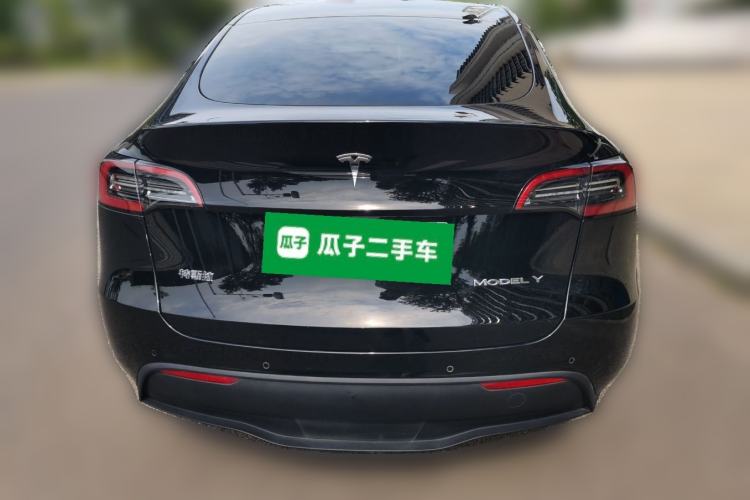 Tesla Model Y 2022 — 5