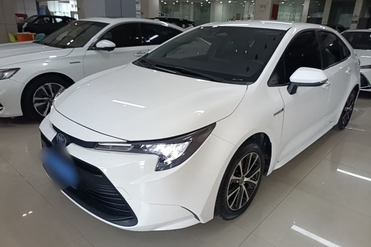 Toyota Corolla 2023 — фото 1