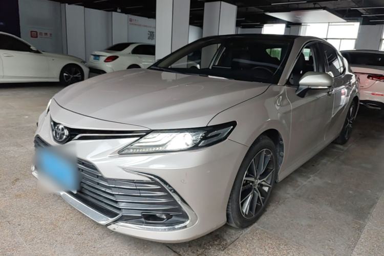 Toyota Camry 2021 — фото 1
