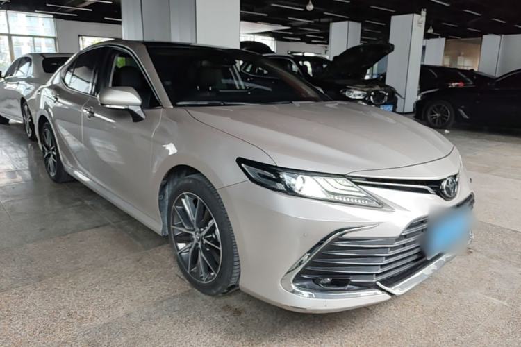 Toyota Camry 2021 — фото 3