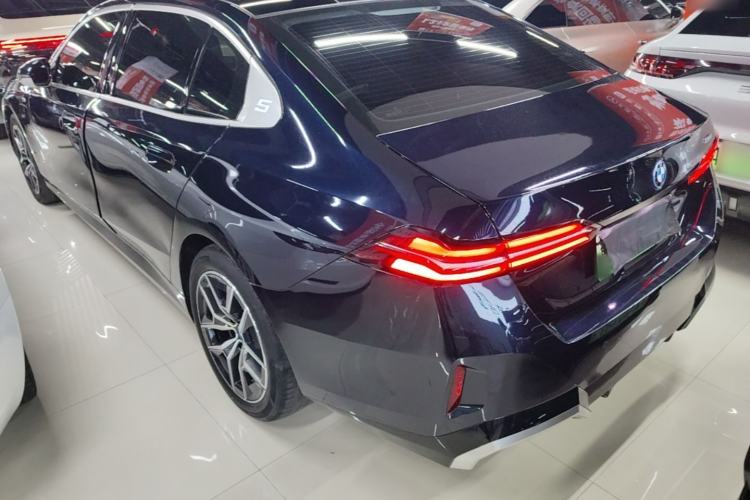 BMW i5 2024 — фото 4