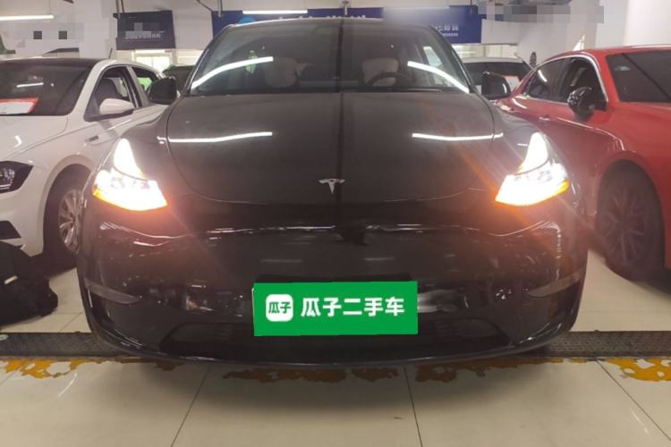Tesla Model Y 2021 — 2