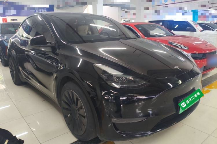 Tesla Model Y 2021 — 3