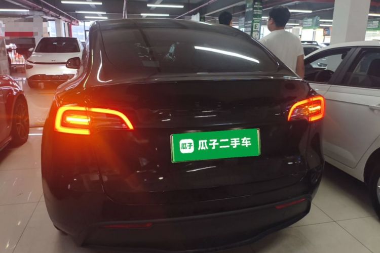 Tesla Model Y 2021 — 5