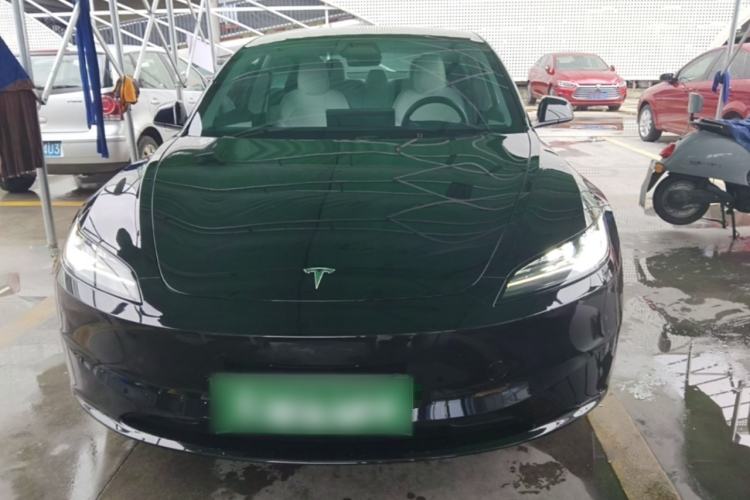 Tesla Model 3 2023 — 2