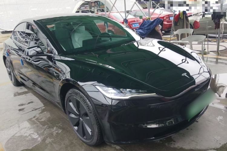 Tesla Model 3 2023 — 3