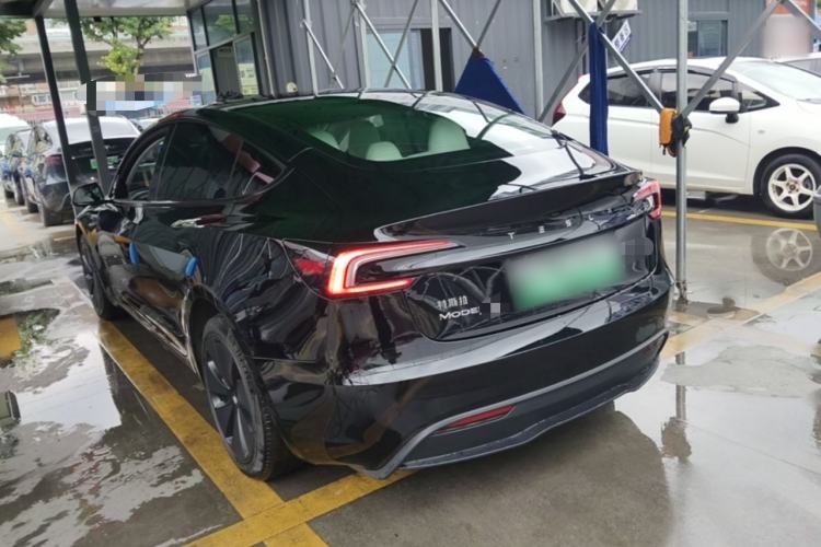 Tesla Model 3 2023 — 4