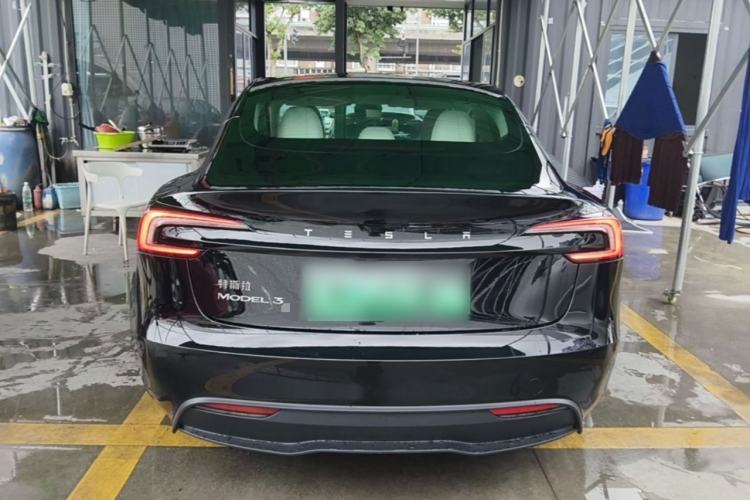 Tesla Model 3 2023 — 5