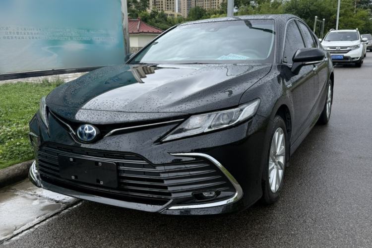 Toyota Camry 2023 — 3