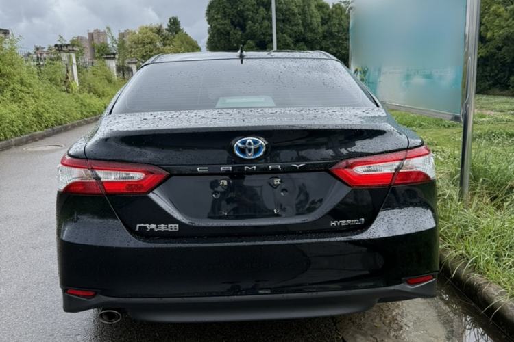 Toyota Camry 2023 — 4