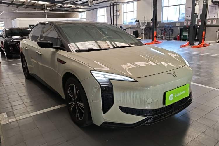 Hongqi EH7 2024 — 3