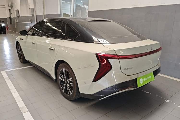 Hongqi EH7 2024 — 4