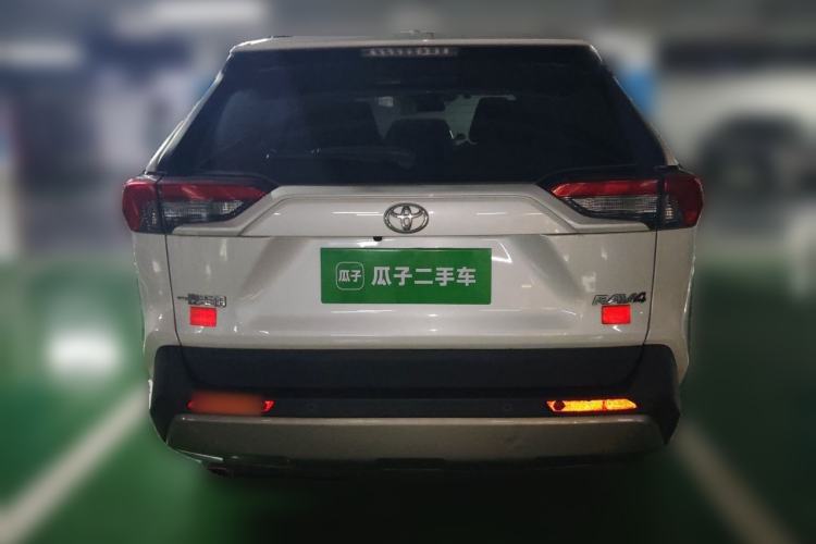 Toyota RAV4 2023 — 3
