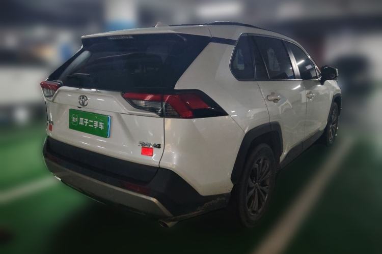 Toyota RAV4 2023 — 4