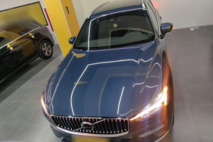 Volvo XC60 2022 — 2